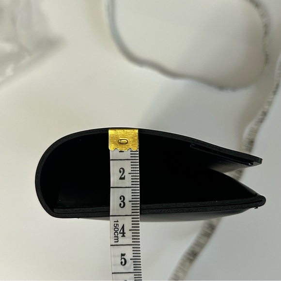 Saint Laurent leather case - Picture 8 of 9